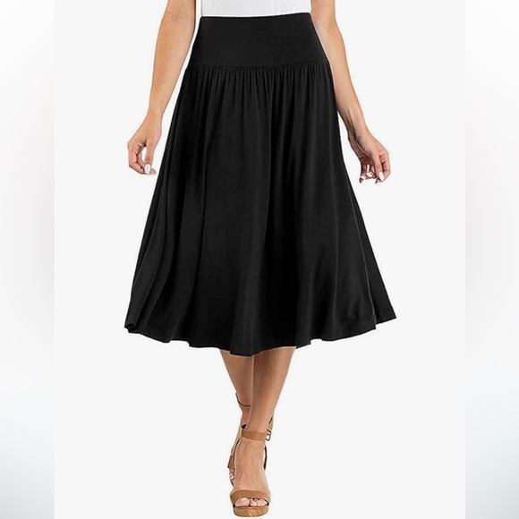 Hilary Radley Dresses & Skirts - Hilary Radley Black Slinky Skirt in size Large, Tummy Control